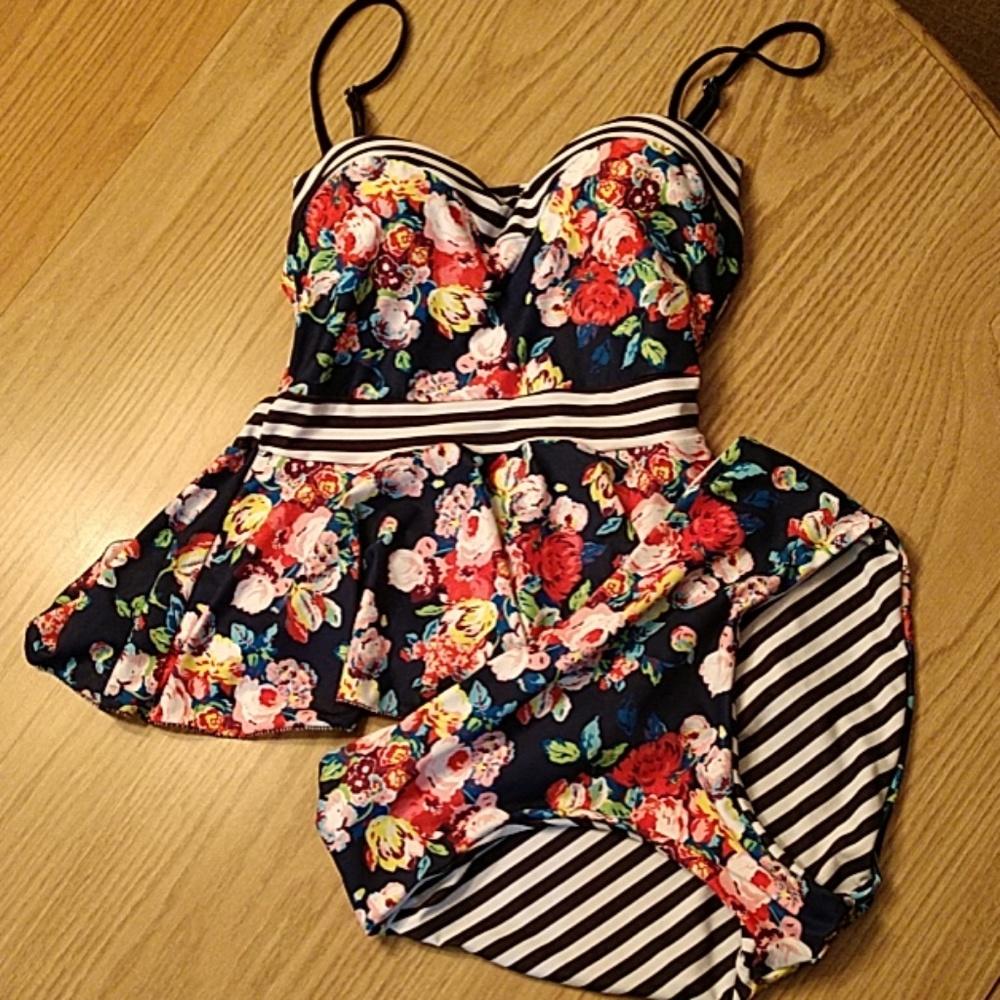 Women's bathing suit